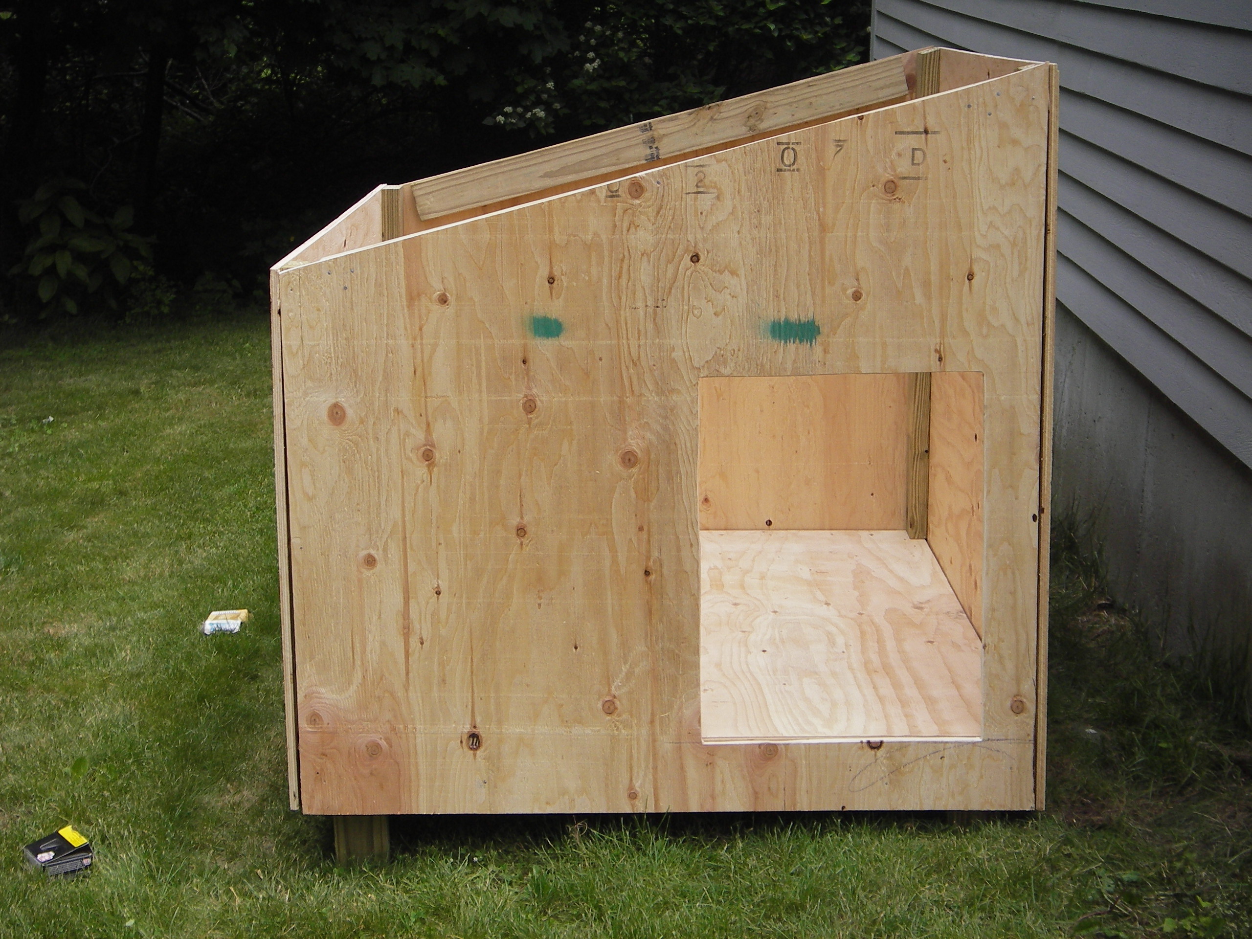 Plywood Dog House Plans How To Build A  Free Online Image House Plans