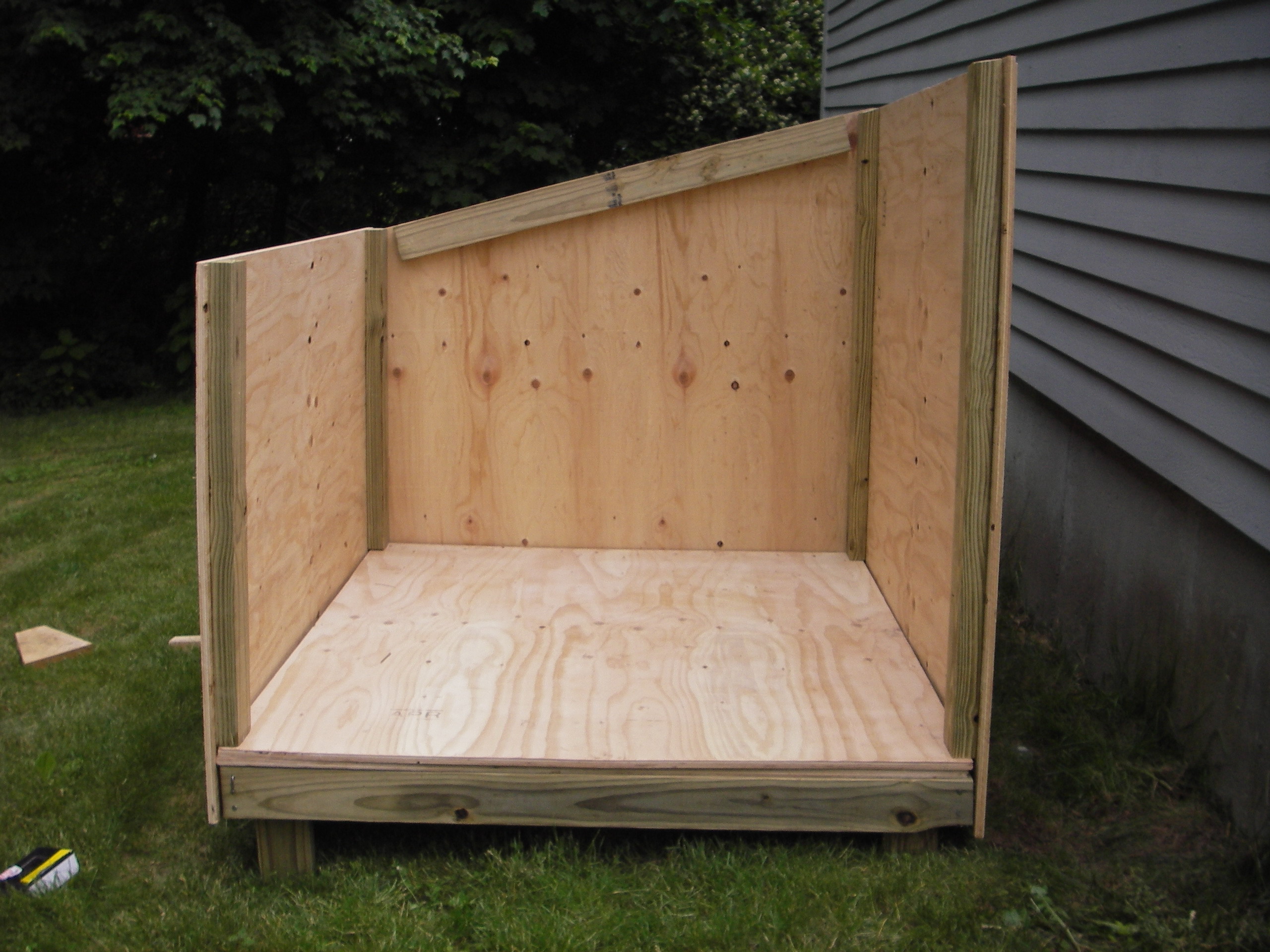 Building a shed as a dog house